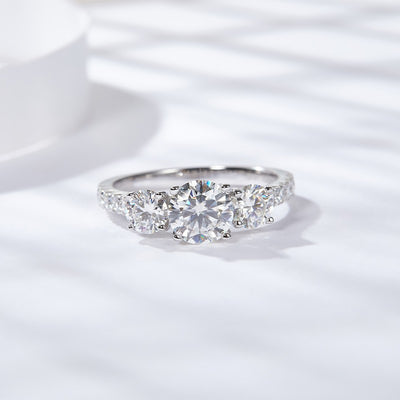 Anillo de Mujer en Oro 18K con Moissanita Engarzada - Image 9