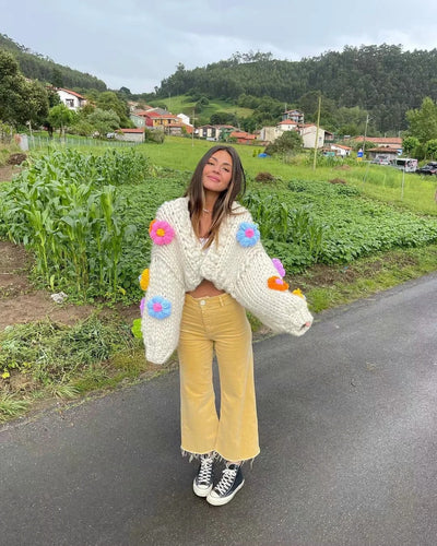 Cardigan Tejido a Mano con Bordado de Frutas y Jacquard - Image 15