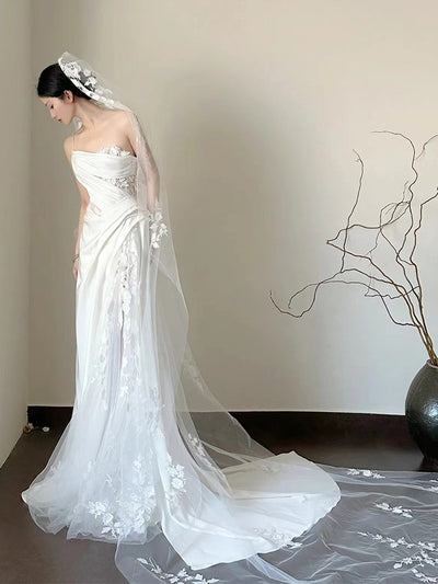 Vestido de Novia Sirena con Escote Tubo y Velo de Encaje Satinado - Image 8