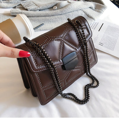 Bolso de Mano Texturizado en Tonos Naturales - Versátil y Elegante - Image 18