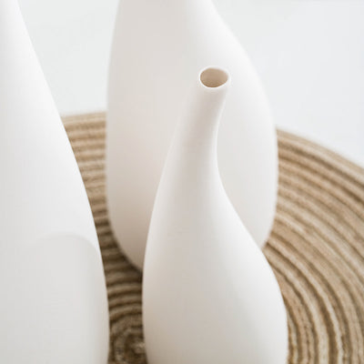Florero Minimalista de Cerámica Blanca con Diseño Gota de Agua - Image 10