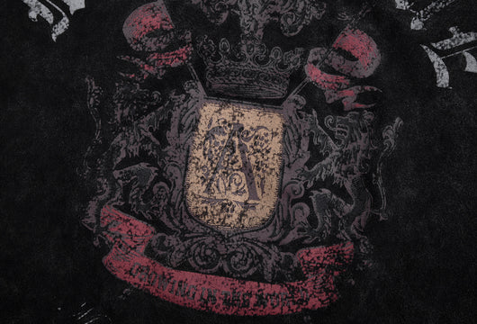 Playera de Algodón con Letras Góticas Desgastadas para Hombre - Image 20
