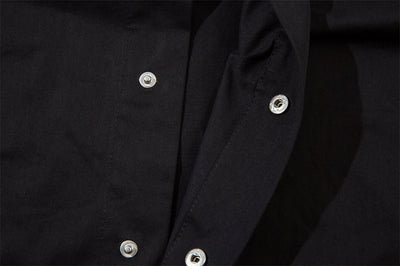 Camisa Suelta de Manga Corta para Hombre en Tono Oscuro - Image 26
