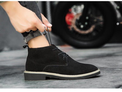 Botas Martin de Cuero Elevadoras para Hombre - Caña Media con Gamuza - Image 11
