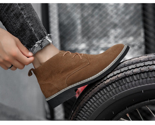 Botas Martin de Cuero Elevadoras para Hombre - Caña Media con Gamuza - Image 12