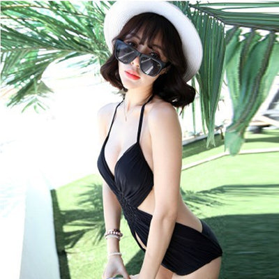 Traje de Baño Entero con Malla Calada y Cuello Halter Ajustable - Image 10
