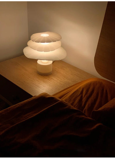 Lámpara de Mesa Artística con Atmósfera Creativa - Image 13