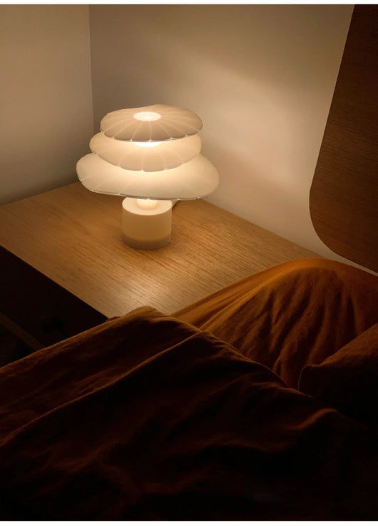 Lámpara de Mesa Artística con Atmósfera Creativa - Image 13