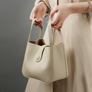 Bolso Tote de Cuero Genuino Gran Capacidad - Estilo Minimalista Versátil - Image 13