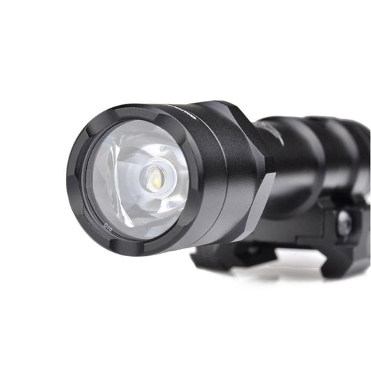 Linterna Táctica LED M600B de Alto Rendimiento - Image 10