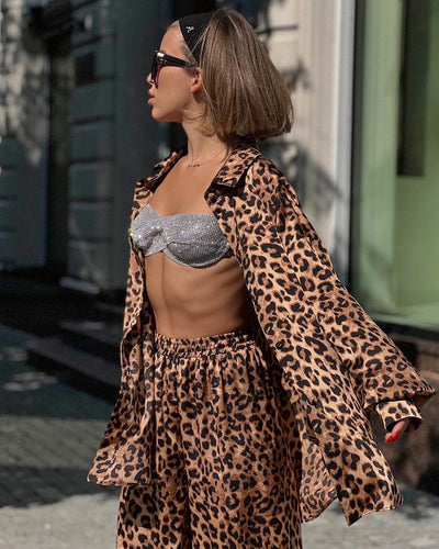 Conjunto Leopardo Elegante: Blusa Manga Larga y Pantalón Coordinado - Image 9