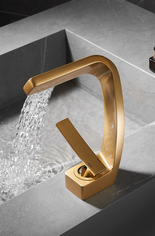 Grifo de Lujo Dorado con Cascada para Lavamanos - Agua Fría y Caliente - Image 53