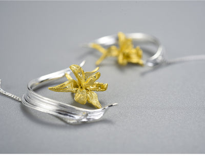 Aretes de Plata S925 Diseño Flor de Lis Semi-Floral para Mujer - Image 24