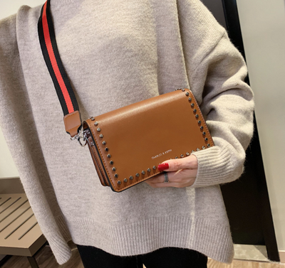 Bolsa Mensajera Retro Fire de Alto Rendimiento
