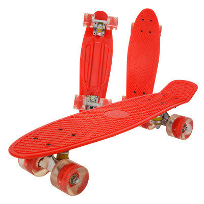 Patineta de Cuatro Ruedas con Diseño Creativo y Personalidad - Image 2