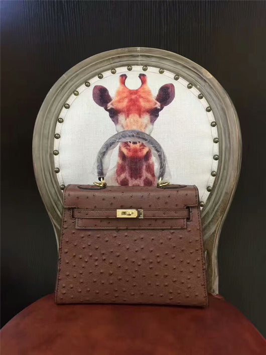Bolsa Mensajera de Textura Versátil - Image 3