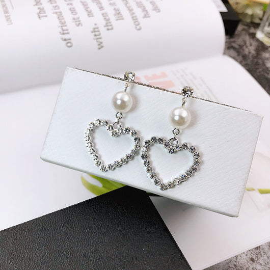 Aretes Coreanos Asimétricos con Flor de Perla y Moño - Image 30