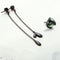 Aretes Asimétricos de Plata Esterlina - Diseño Floral Minimalista y Personalidad Única