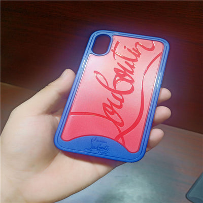 Funda de Celular con Remaches Rojo Elegante - Image 4