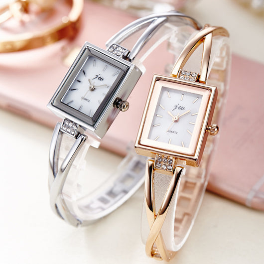 Reloj de Pulsera Electrónico Retro para Mujer con Banda de Acero Inoxidable Resistente al Agua