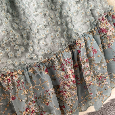 Vestido Corto Elegante con Mangas Abullonadas y Bordado Artesanal - Image 15