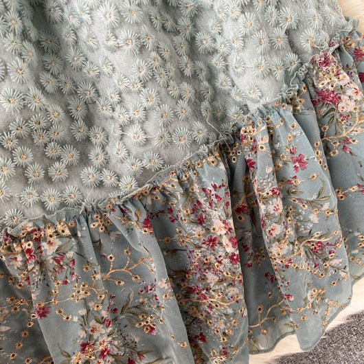 Vestido Corto Elegante con Mangas Abullonadas y Bordado Artesanal - Image 15