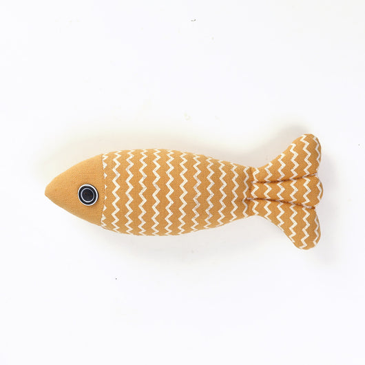 Yellow linen fish cat toy with white zigzag pattern and black and white eye detail on a white background. - Image 3