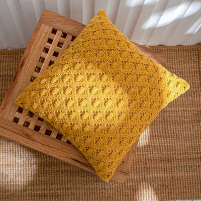 Funda de Almohada Decorativa de Acrílico con Diseño de Agujeros - Image 9
