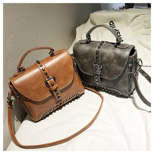 Bolso Vintage con Remaches - Image 2