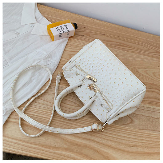 Bolso de Mano con Patrón de Avestruz - Image 6