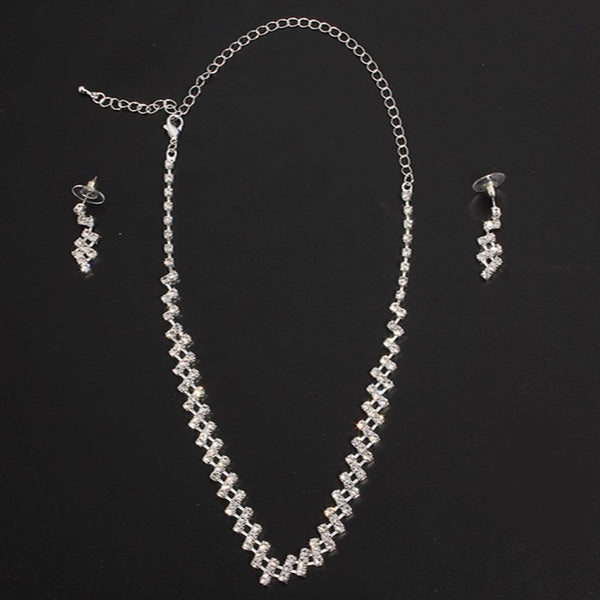 Conjunto de Joias Nupciais com Cristais Brilhantes - Colar e Brincos