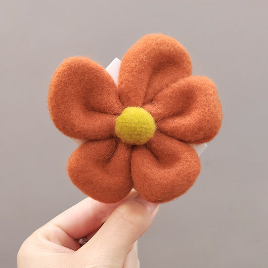 Estuche Redondo de Cuero Sintético Afelpado con Diseño de Flor - Image 9