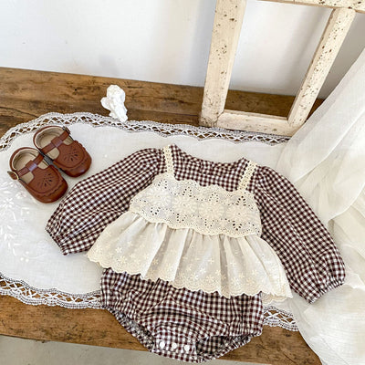 Enterizo Elegante para Bebé Niña con Encaje y Falda Triangular - Image 3