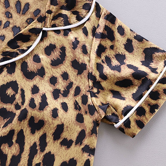 Pijama Infantil Estampado Leopardo en Seda de Hielo - Manga Corta