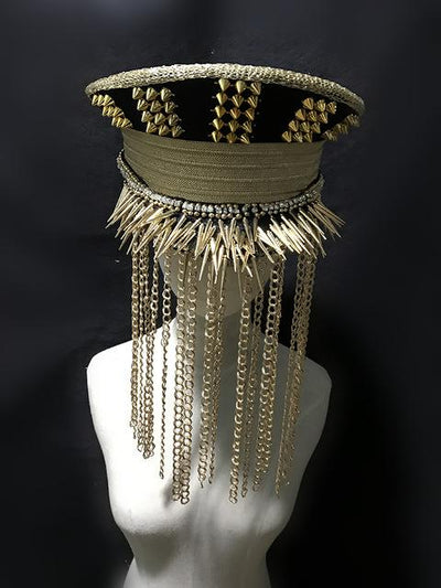 Sombrero Punk Dorado con Remaches y Flecos para DJ y Artistas