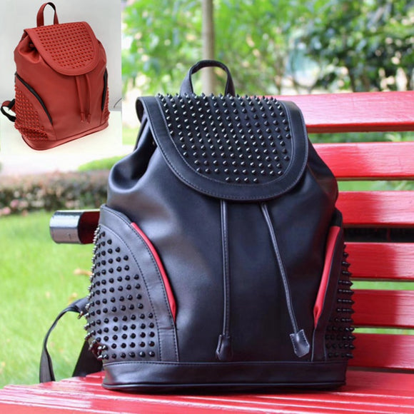 Mochila Urbana con Remaches - Estilo Versátil para Hombre y Mujer