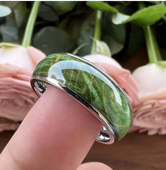 Anillo para Hombre con Veta de Madera Verde Elegante - Image 5