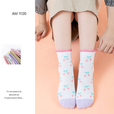 Calcetines Infantiles a Cuadros Franceses con Fresa y Dibujos Adorables - Image 5