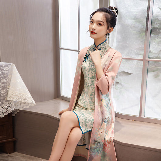 Vestido Cheongsam Elegante Mediano con Gamuza y Detalles Aodai - Image 6