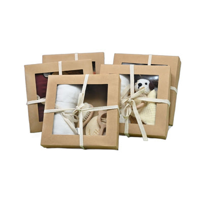 Set de Regalo Recién Nacido: Sonajero de Madera Tejido a Crochet - Image 4