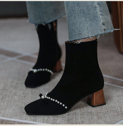 Botas Cortas con Tacón Medio, Punta Redonda y Moño de Perlas - Image 16
