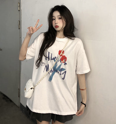 Playera Suelta de Algodón con Diseño Graffiti Retro para Mujer - Image 16