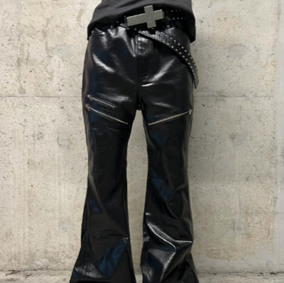 Jeans Acampanados Negros con Recubrimiento Metálico Líquido y Cierre