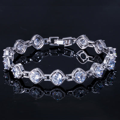 Pulsera de Oro Blanco con Circonita Cúbica y Cadena de Cristales Brillantes - Image 11