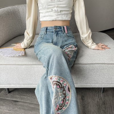 Jeans Rectos con Bordado de Diseño Premium
