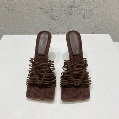 Sandalias de Tacón Alto con Punta Cuadrada en Malla Tejida y Cuero - Image 4