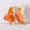 Broche Pez Dorado en Relieve con Acabado Esmaltado