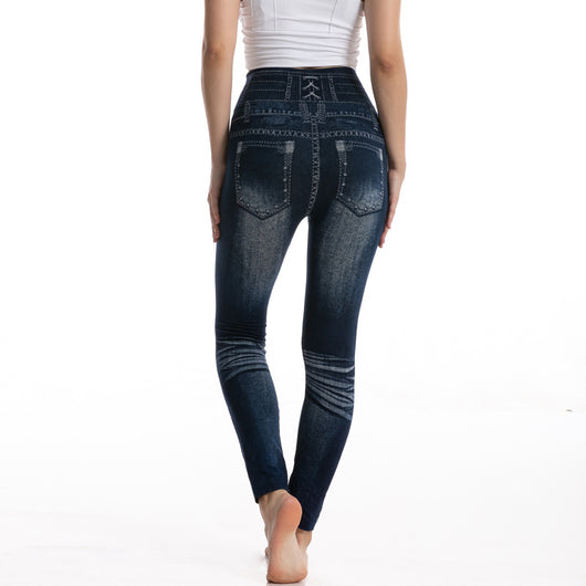Pantalones Capri Slim Fit Transpirables en Negro - Image 10