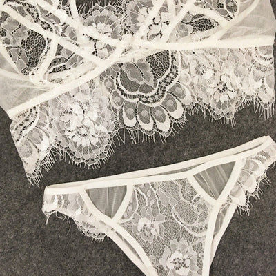 Conjunto Seductor de Encaje con Detalles de Pestaña - Tres Piezas - Image 6