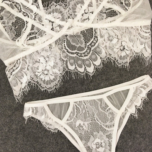 Conjunto Seductor de Encaje con Detalles de Pestaña - Tres Piezas - Image 6